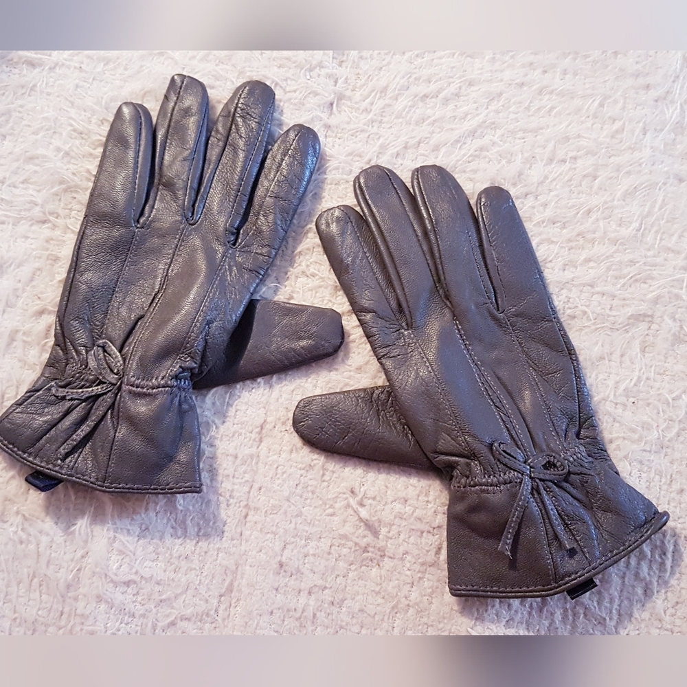Genuine Leather Women's Gloves Gray with Bow Fleece Inside